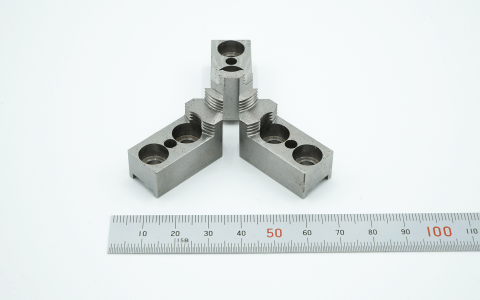 三つ爪チャック　サンプル製品　<br>旋削加工　／　フライス加工　／　ワイヤー加工　／　SCM材