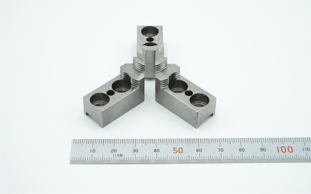 三つ爪チャック　サンプル製品　<br>旋削加工　／　フライス加工　／　ワイヤー加工　／　SCM材